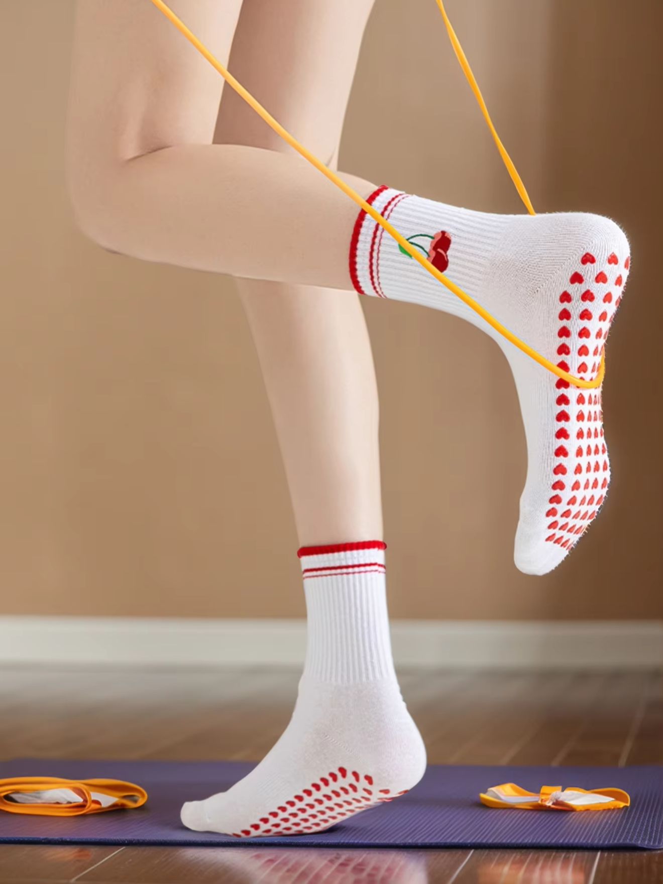 Pilates & Yoga With Katja Youtube - 1組のクロスボーダープロフェッショナルヨガソックス、コットンストラップ付きシリコン滑り止めピラティスフィットネスダンスフロアソックス